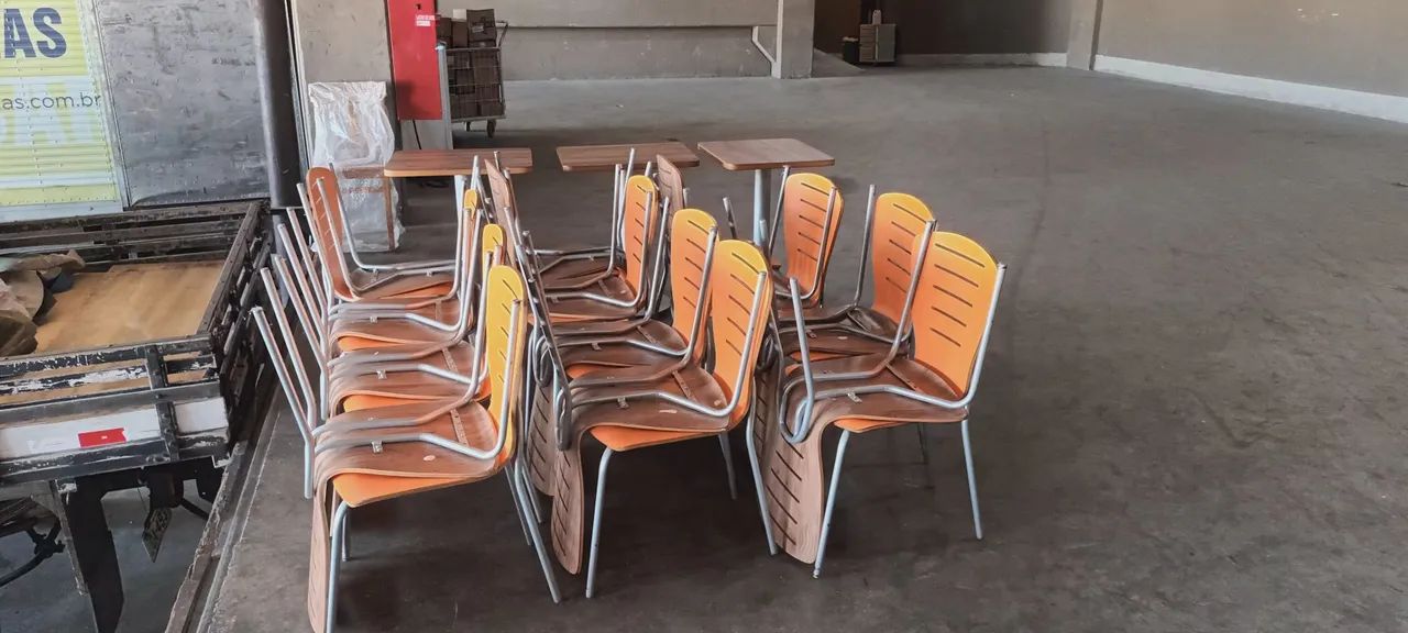 Conjunto de mesas e cadeiras para área de alimentação - Foto 4
