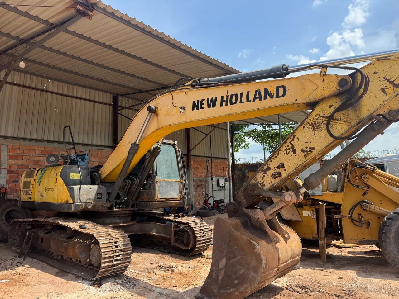 Oportunidade! Escavadeira E215C EVO 2022. - Foto 2