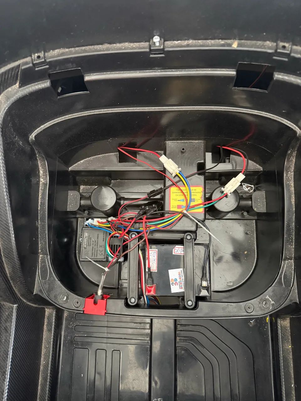 Carro elétrico infantil pouco usado - Foto 3