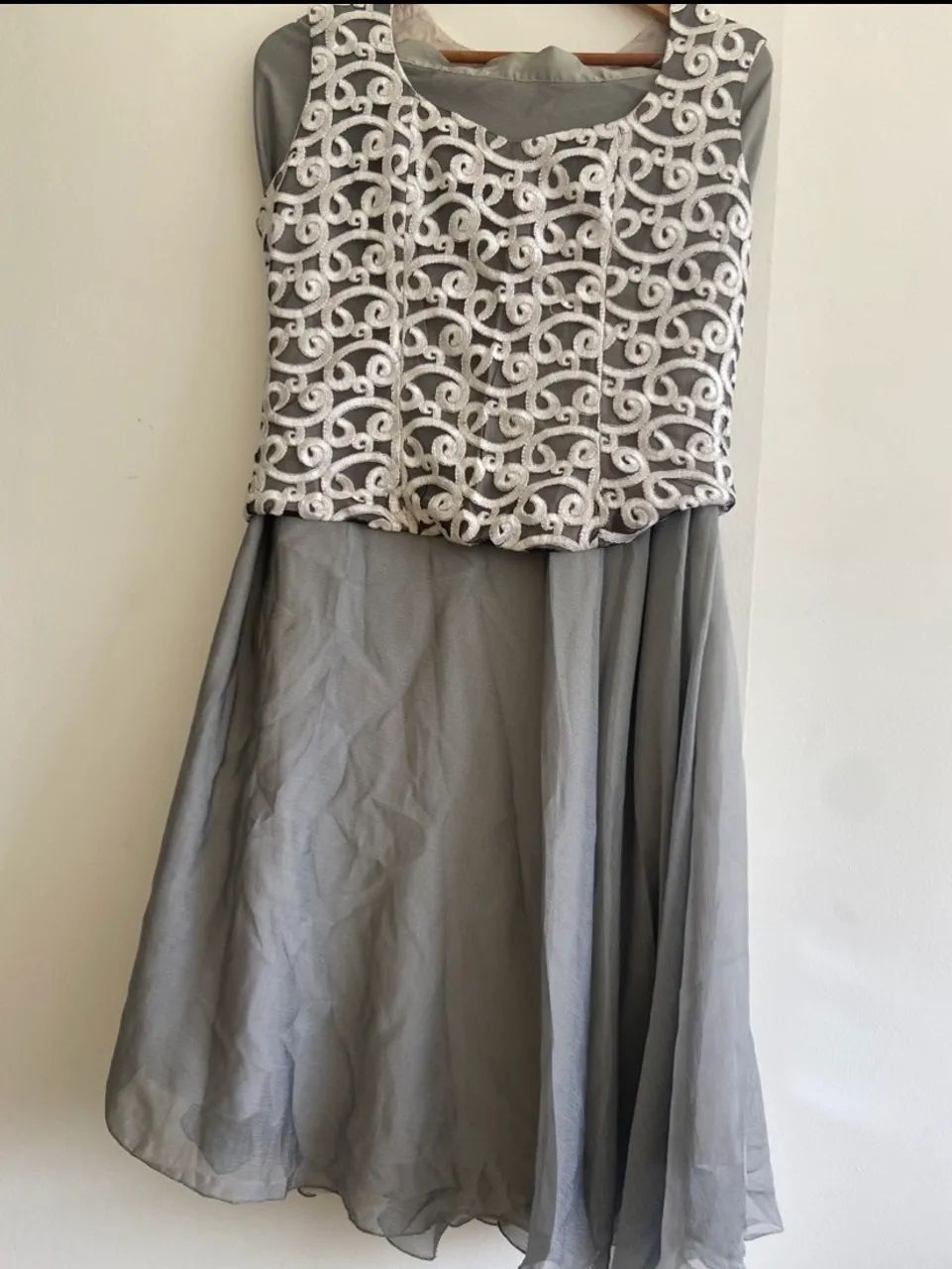 Conjunto saia/ corpete TAM 40 lindo, impecável  - Foto 4