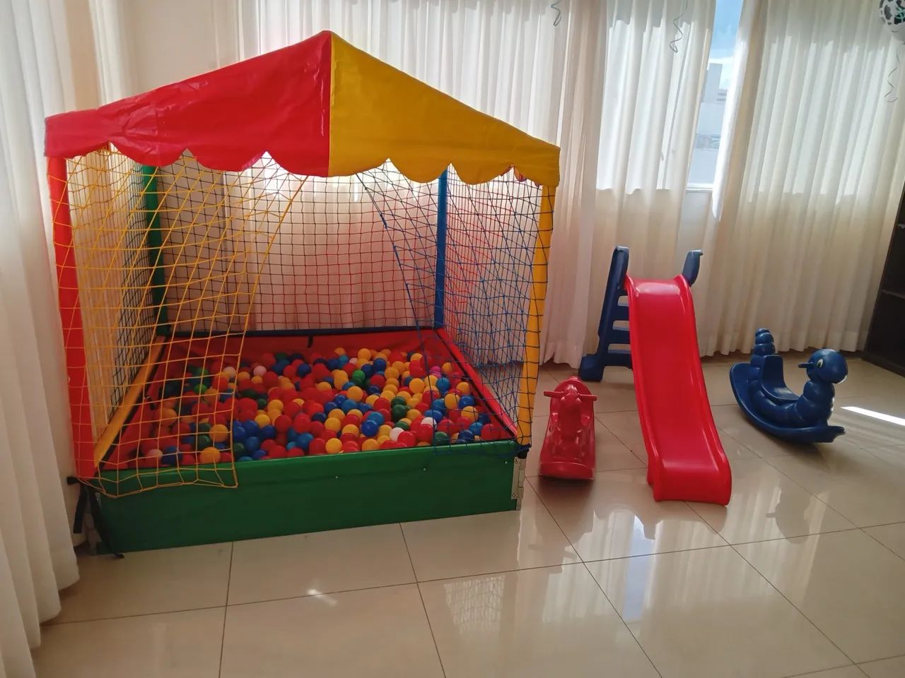 Piscina de bolinha 