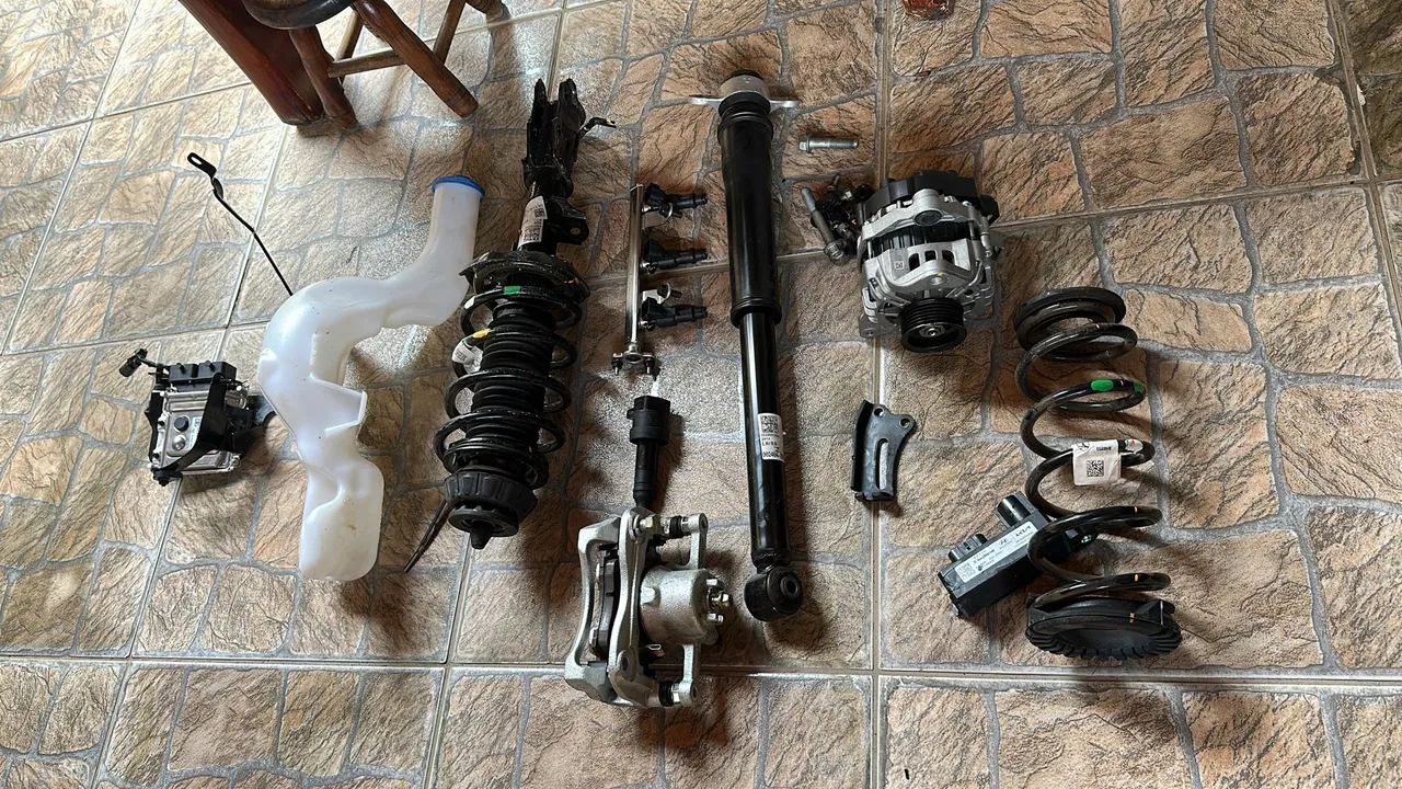 Peças de Suspensão, Freios e Motor - Diversas