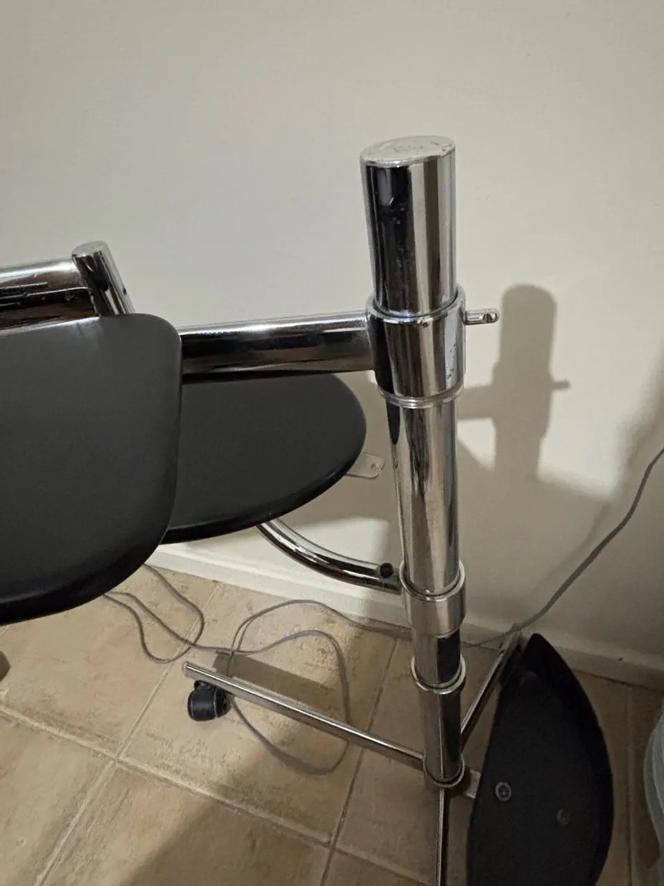 Estante móvel e Articulado para Notebooks ( home office )