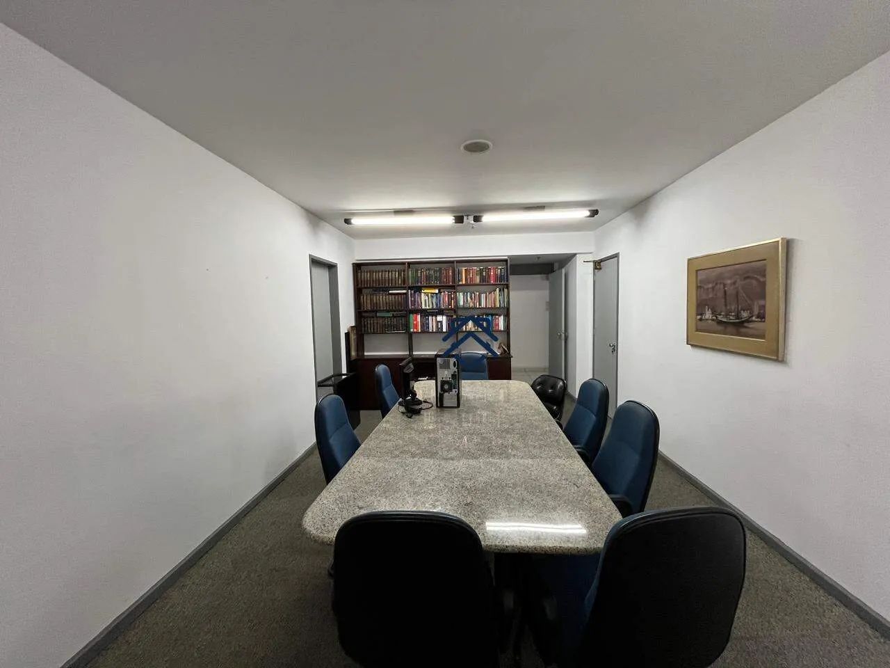 OPORTUNIDADE NO CENTRO: ANDAR COM 6 SALAS E 2 VAGAS DE GARAGEM!