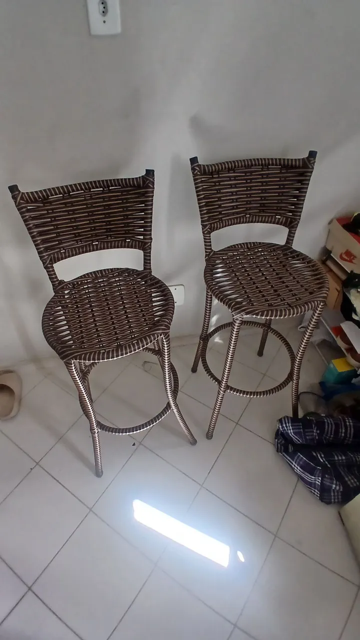 2 Banquetas de Fibra Sintética para Balcão
