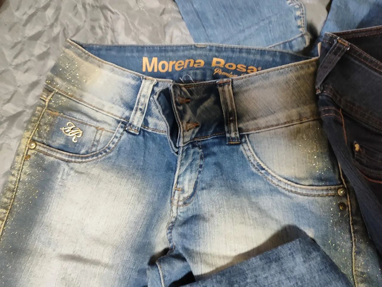 4 Calça Jeans Azul Clara com Detalhes - Foto 5