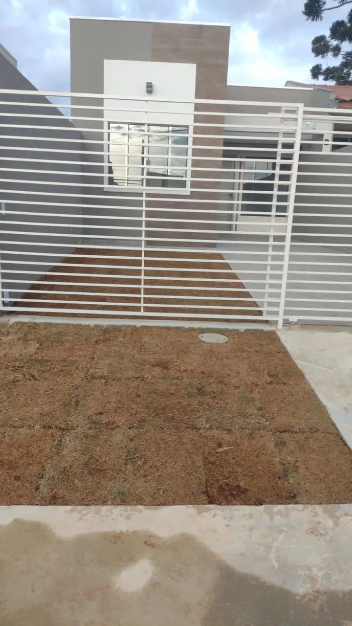 Linda residência com 02 quartos e amplo terreno no esplanada !!