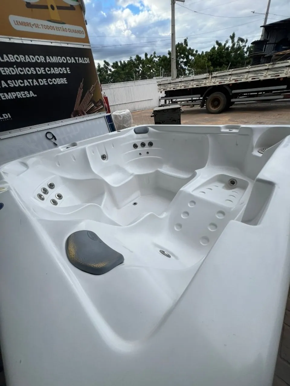 Spa Jacuzzi Hidromassagem 2,33x2,33 m