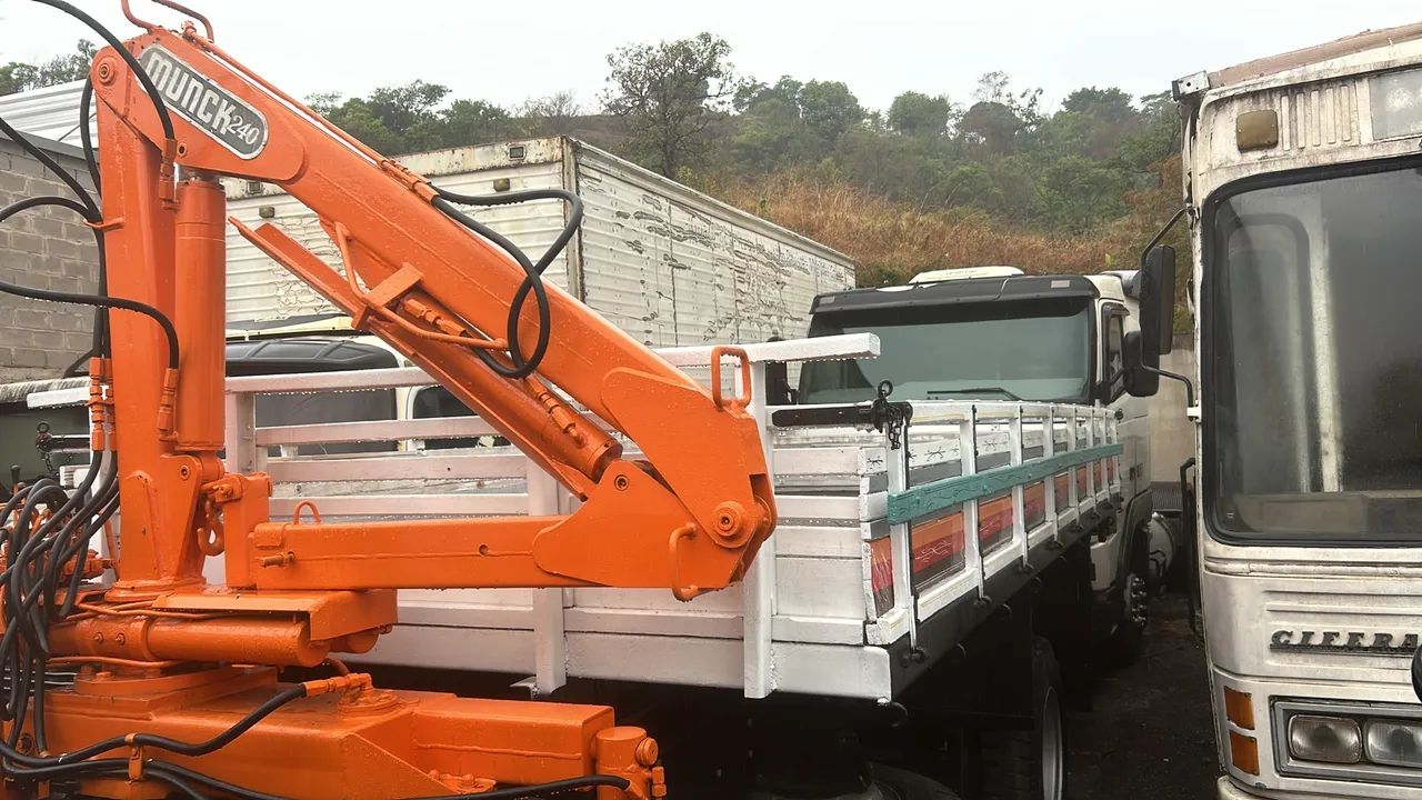 Caminhão Mercedes-Benz 1214C ano 1998 - Foto 3