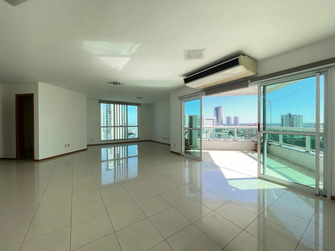 Ed. Iha de Creta - Apartamento com 4 suítes no Umarizal - Belém