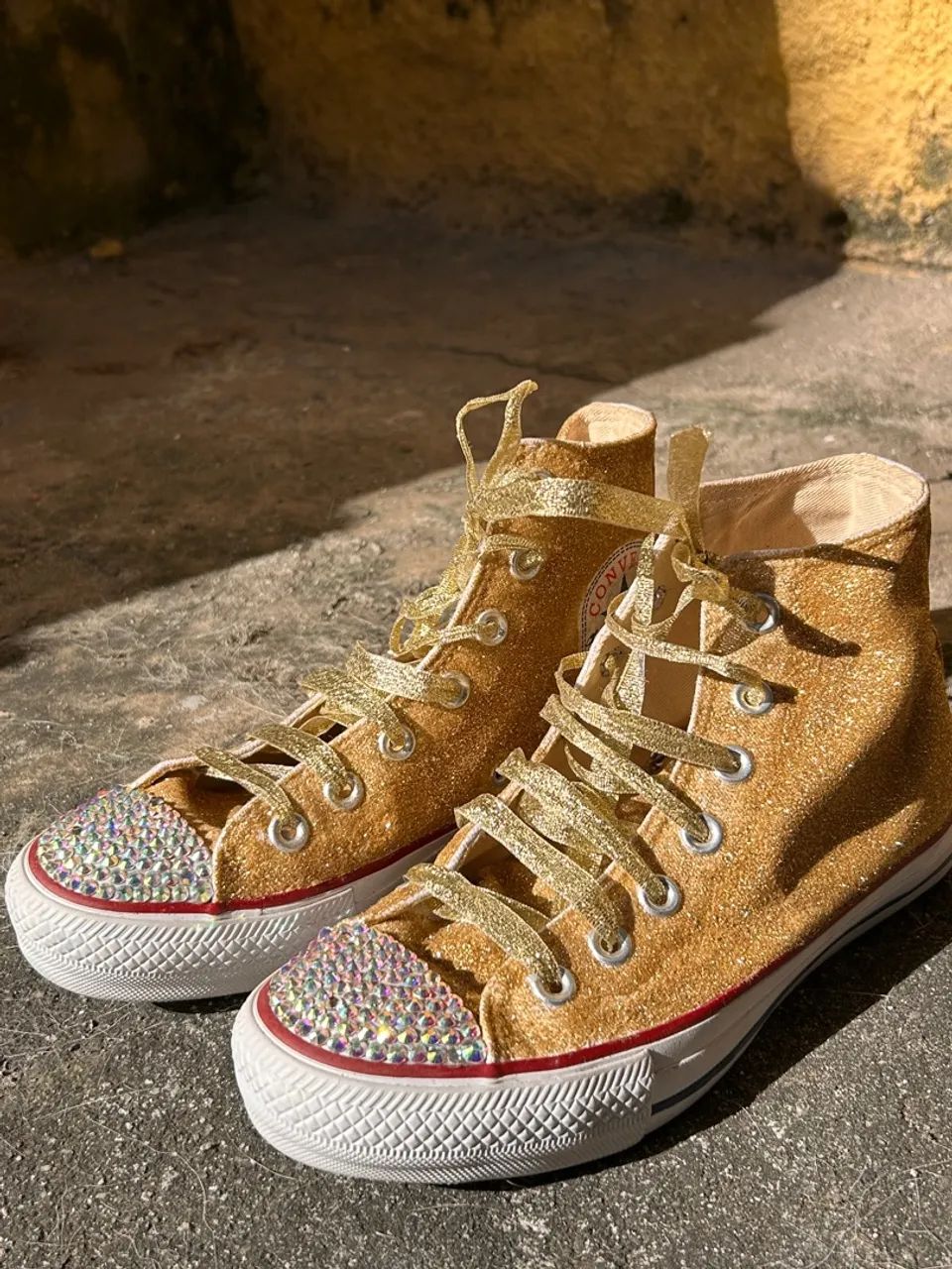 Tênis Converse All Star Dourado com Glitter e Strass Calçados