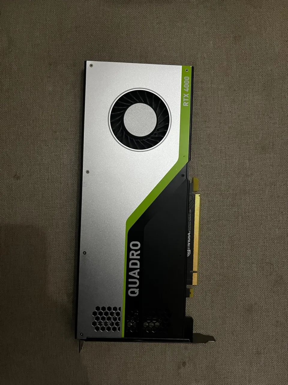 Placa de Vídeo Nvidia Quadro RTX 4000, Usada
