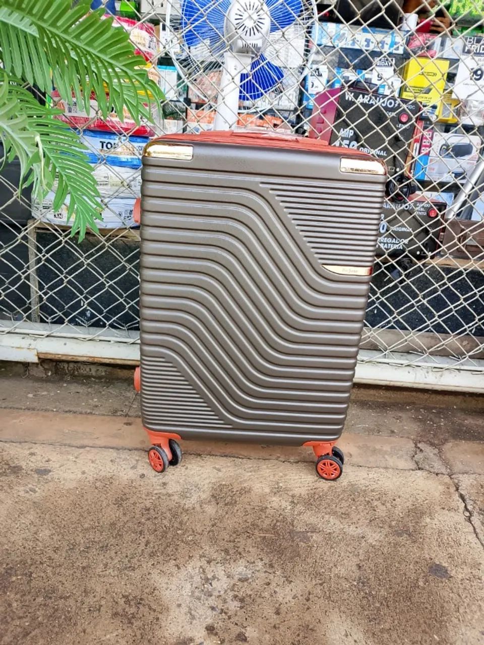 Mala 12kg marrom (Honestidade e Qualidade Distribuidora JK Eletrônicos) - Foto 3
