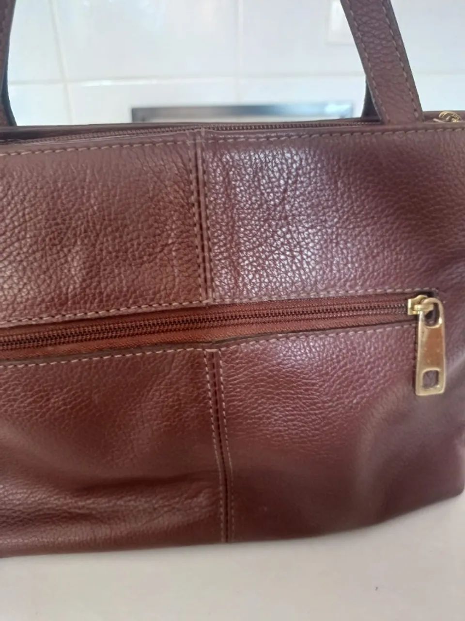 BOLSA EM COURO RAFAELA GUIMARÃES - PINHÃO - Foto 4