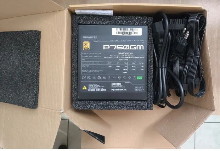 Fonte Gigabyte GP-P750GM, 750W, 80 Plus Gold, Modular