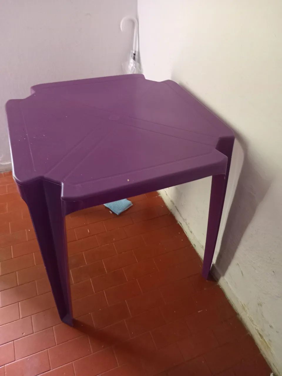 Mesa com 4 cadeiras 