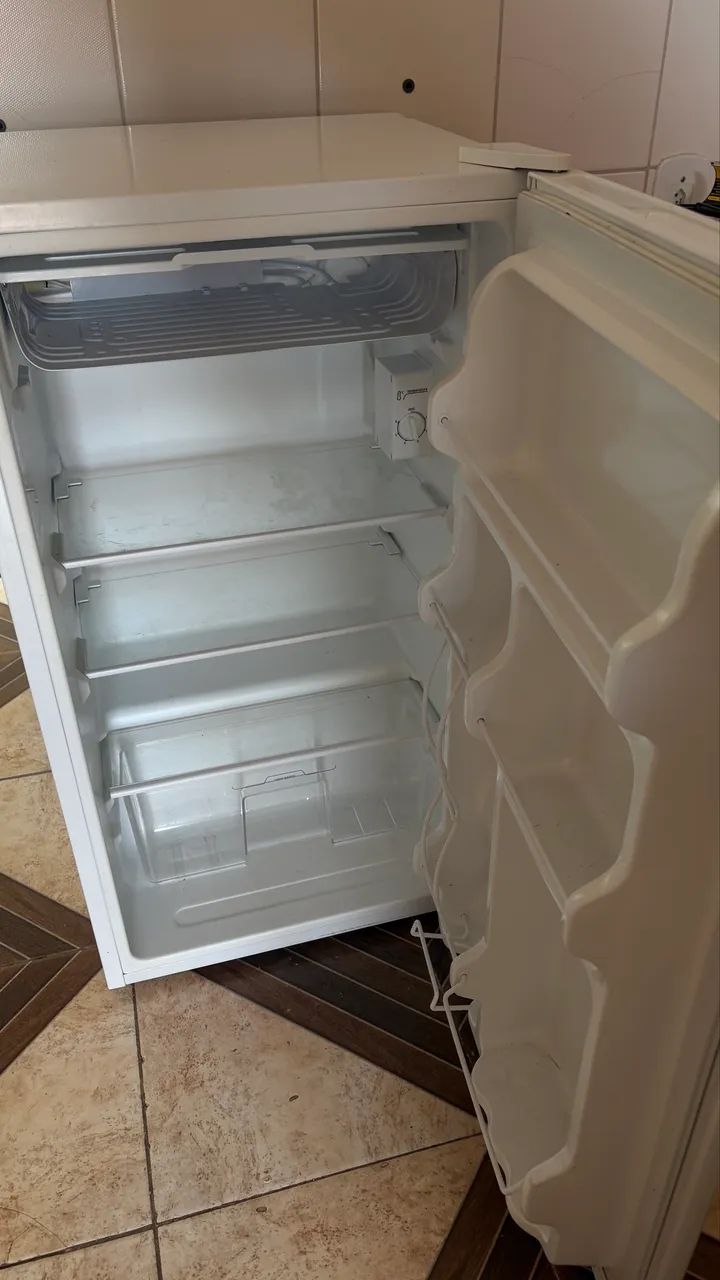 Vendo Frigobar Midea 92L 