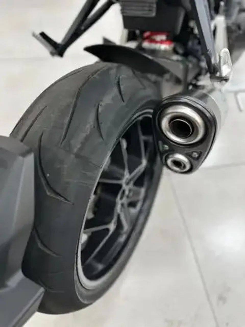 HONDA CB 1000R ABS - Foto 4
