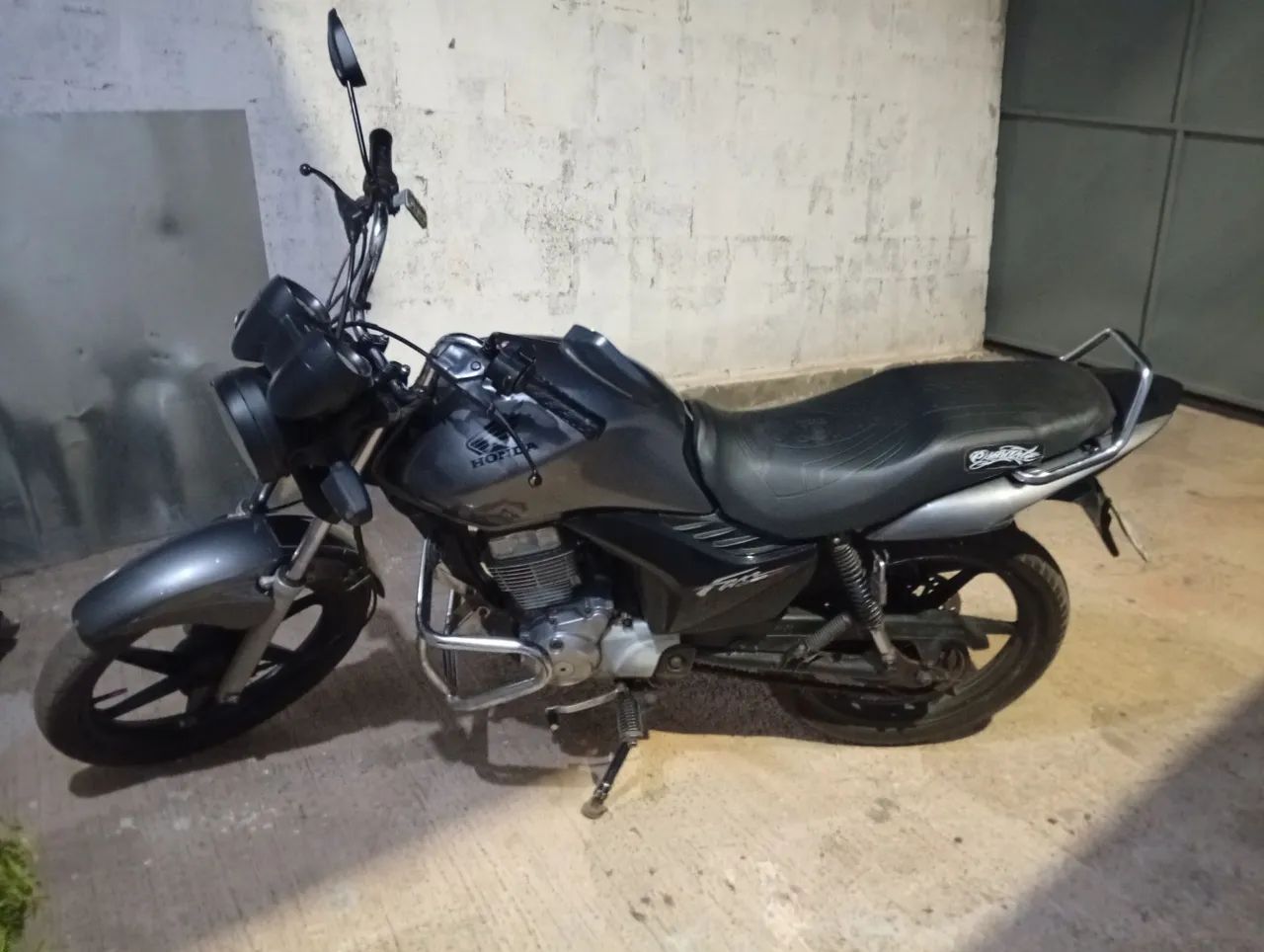 CG 150 EM ÓTIMO ESTADO 