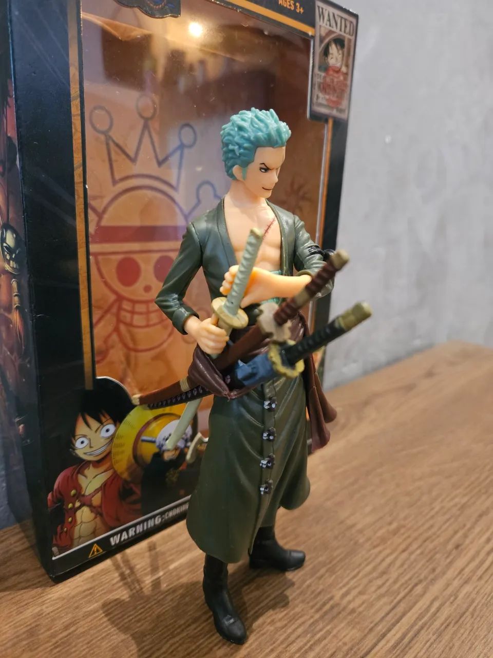 Boneco Zoro na caixa - one piece  - Foto 5