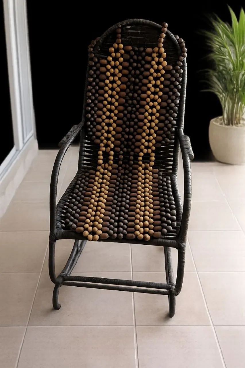Cadeira de Balanço Vintage com Assento Massageador de Madeira