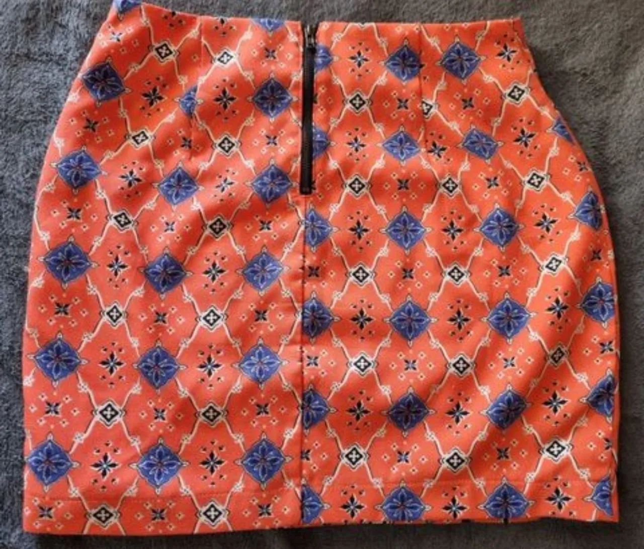 saia estampa floral com forro P forever 21. - Foto 2