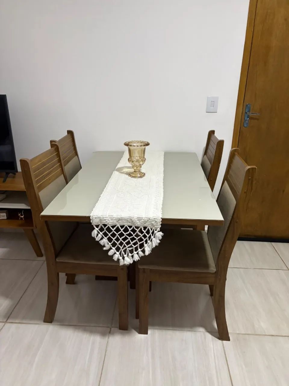 Mesa de jantar com 4 cadeiras - Foto 3