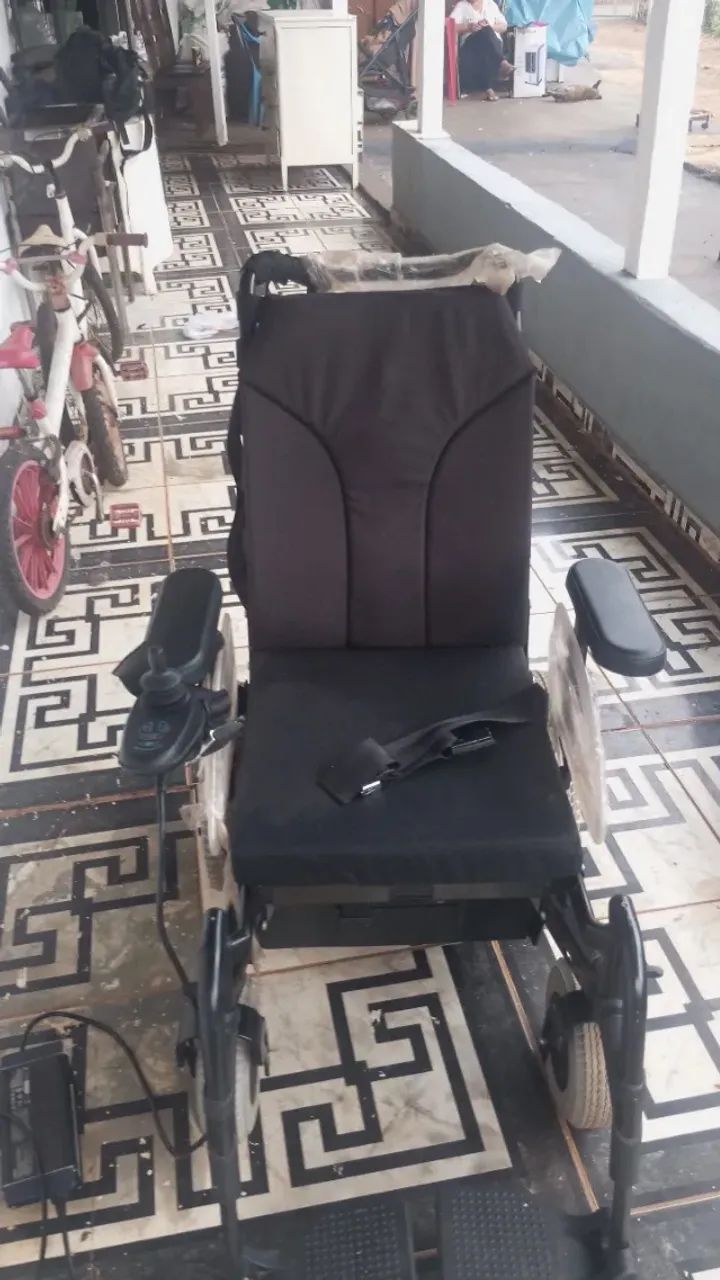 Cadeira de Rodas Motorizada Ottobock B400 - Foto 3