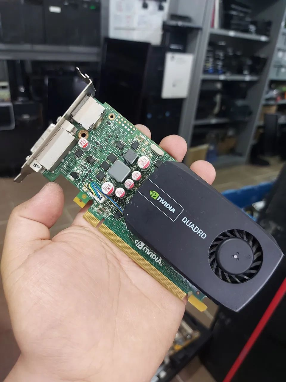 Placa de video Quadro 600 1GB