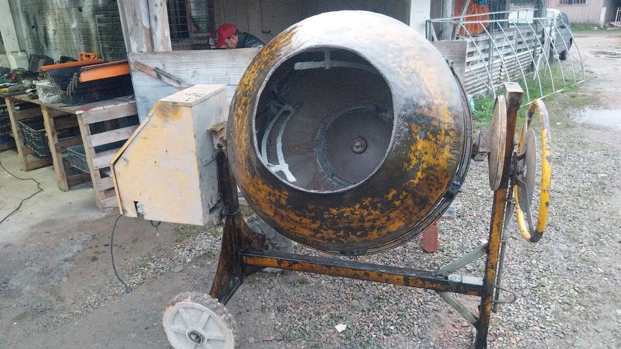 Betoneira 400litros menegotti 