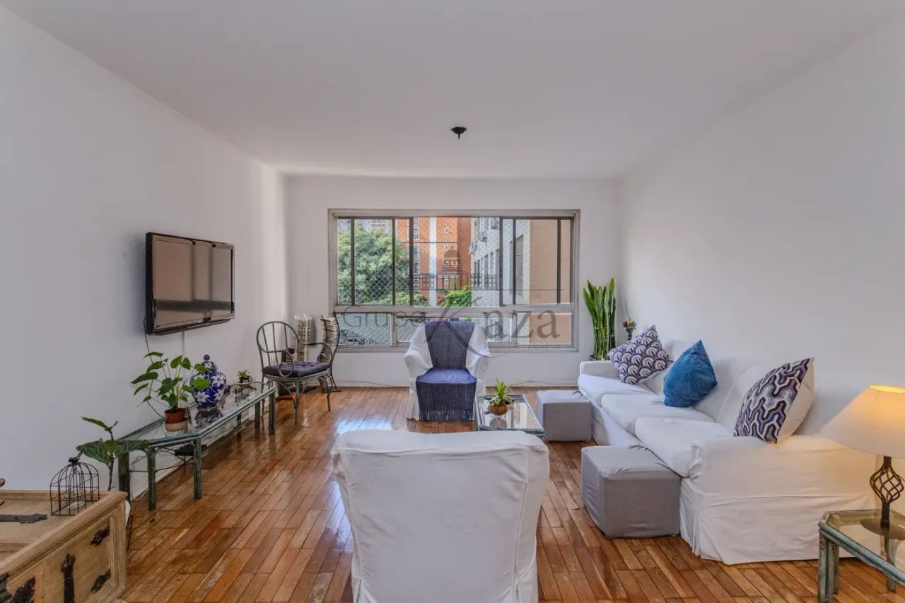 Apartamento - Jardim América - 3 Dormitórios - 124m².