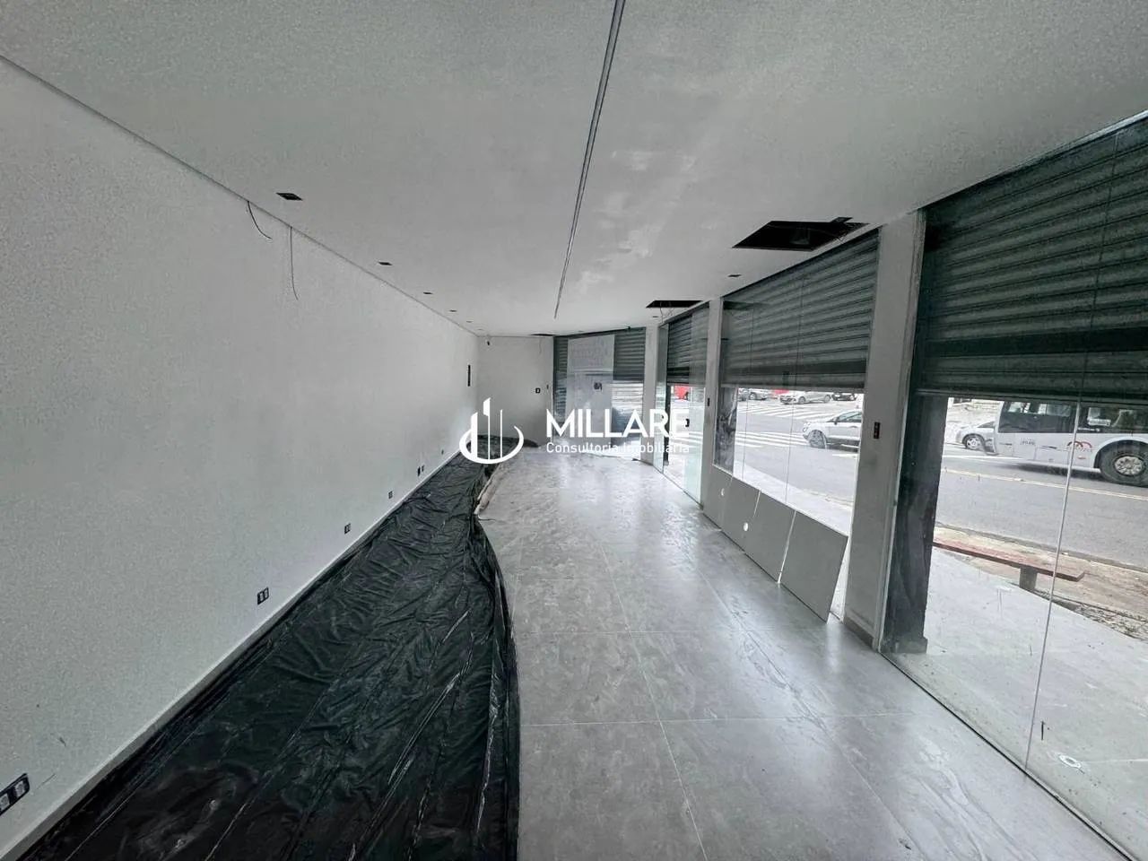 GALPÃO DISPONIVEL PARA VENDA E LOCAÇÃO AVENIDA MARIA WHITAKER