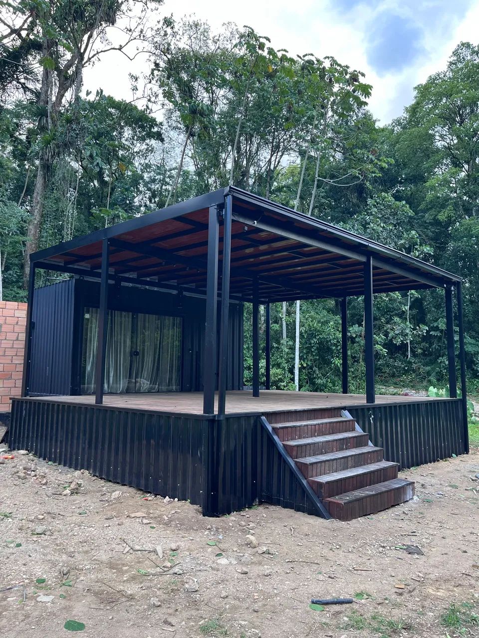 CONTAINER COM DECK E PERGOLADO - Foto 4