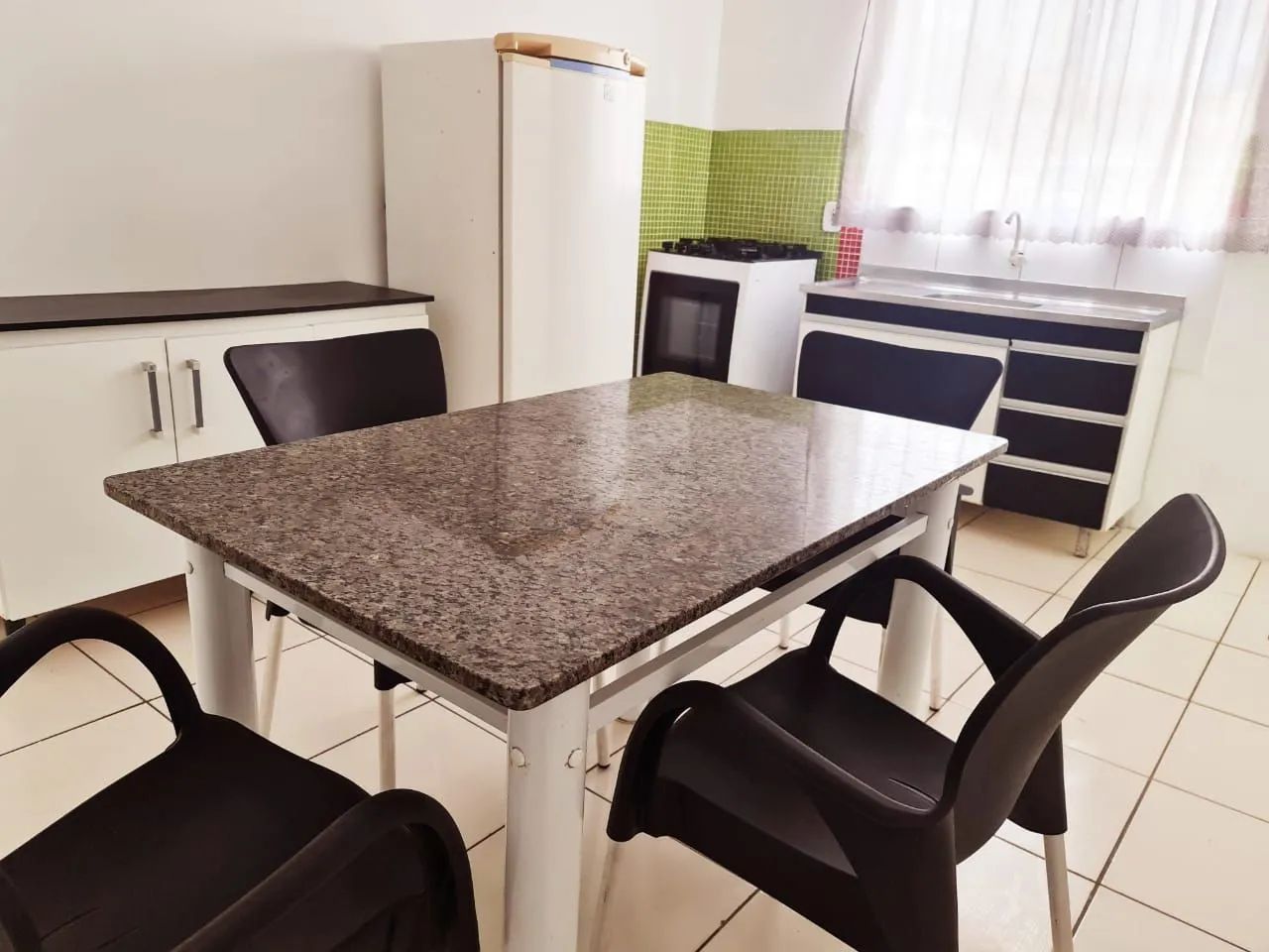 Studio mobiliado no Jardim Atlântico.
