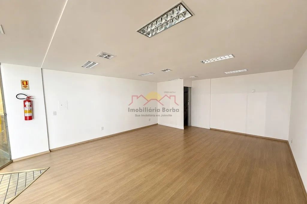SALA COMERCIAL COM MEZANINO NO CENTRO DE JOINVILLE - Foto 3