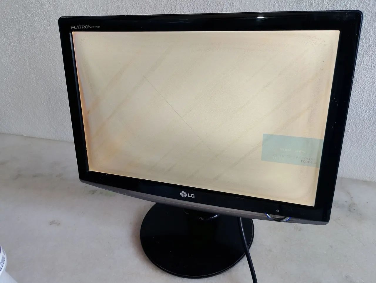 Monitor LG 17 polegadas com tela manchada - Foto 5