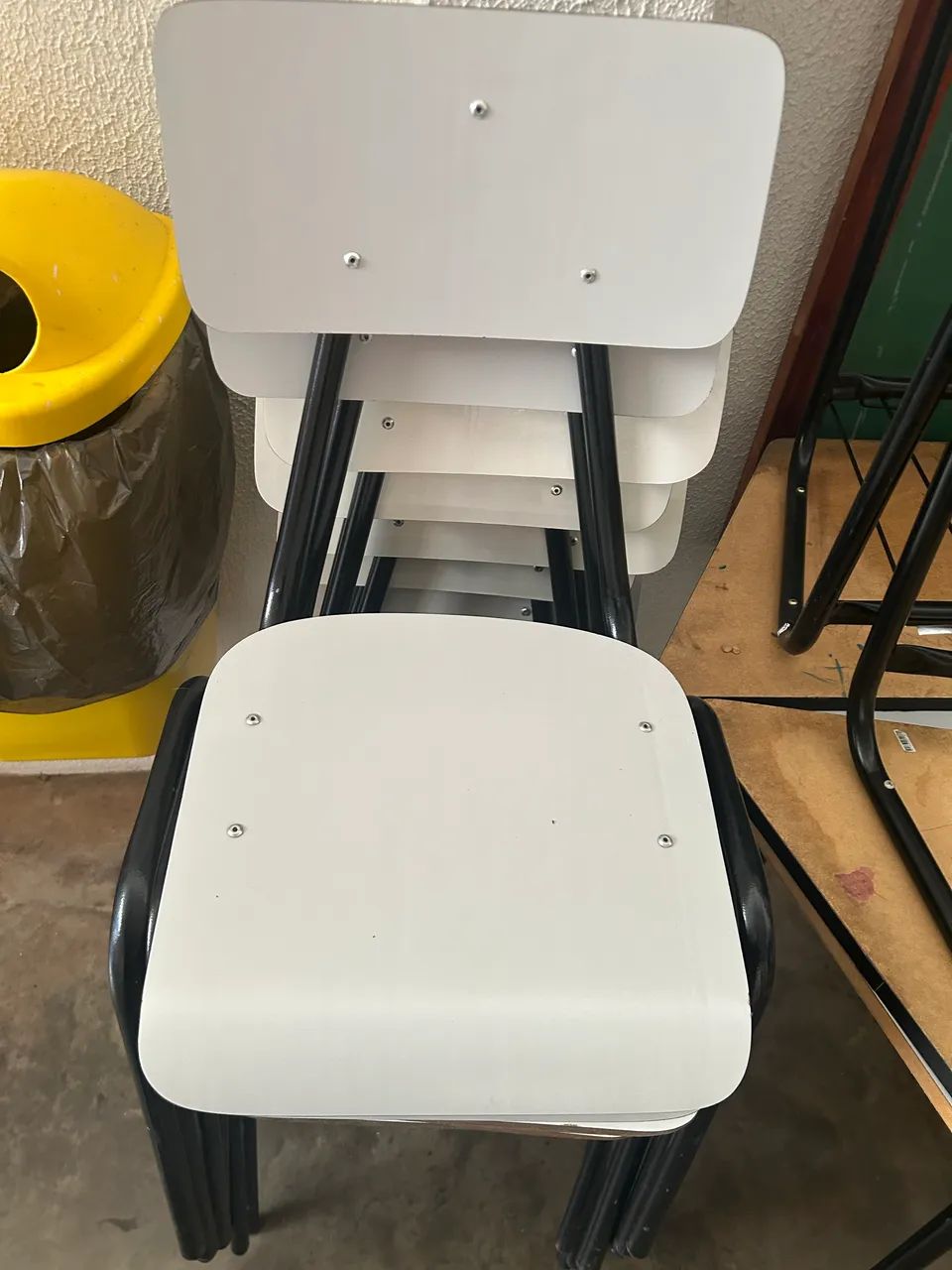 Conjunto Mesa e Cadeira Escolar  - Foto 2