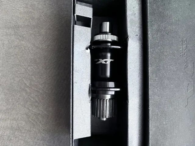 Cubo Traseiro Shimano Deore Xt M8110 - semi novo - Foto 3