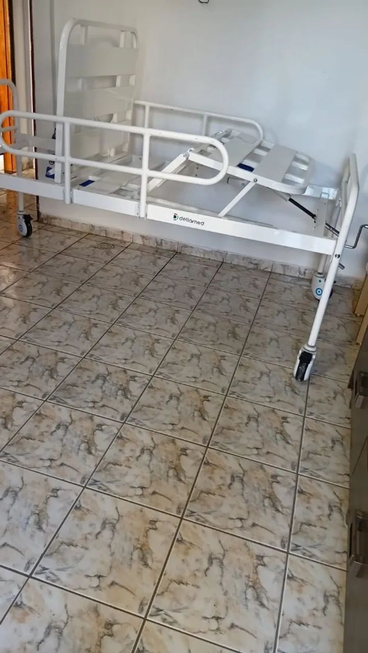 Cama Hospitalar - Semi Nova - Foto 2