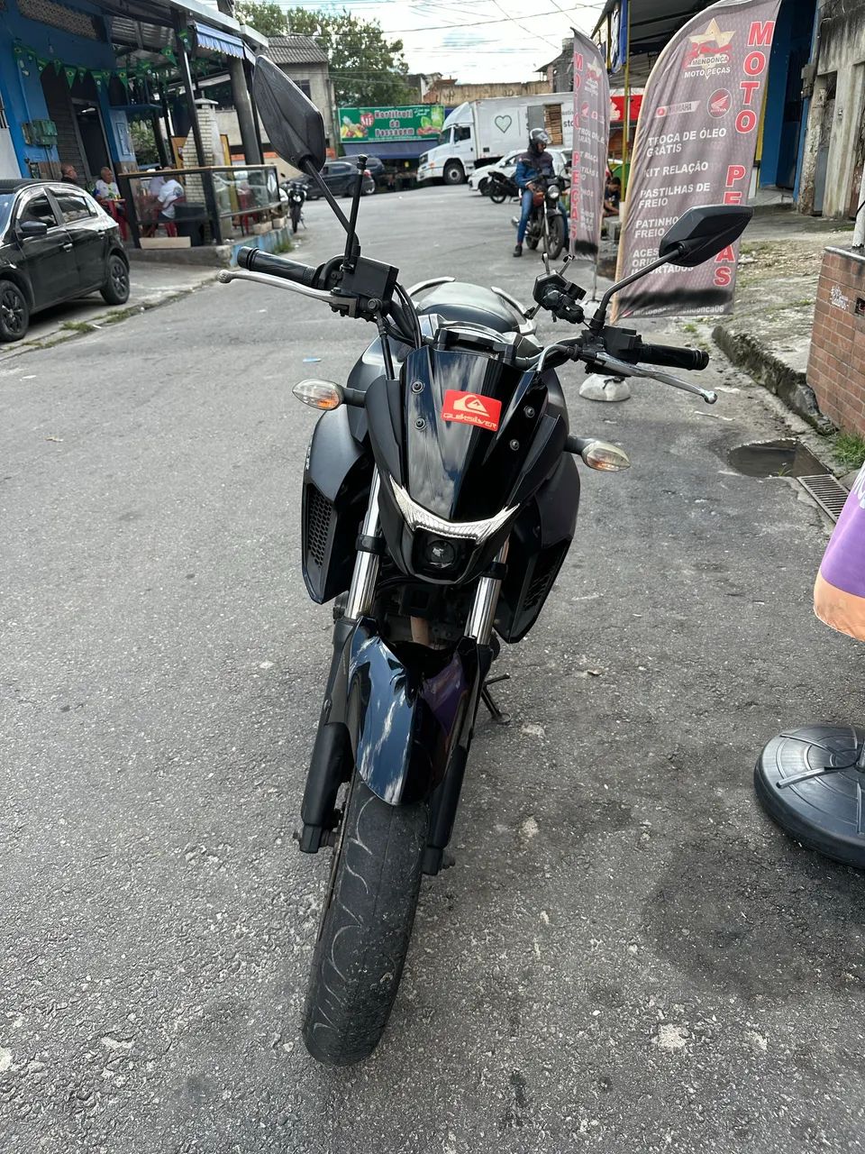 FZ 25 