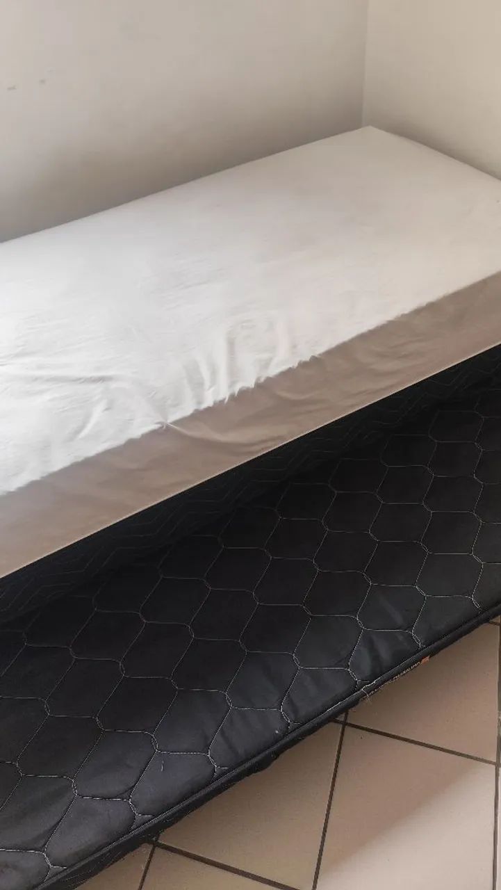 Cama solteiro com colchão auxiliar usada - Foto 2