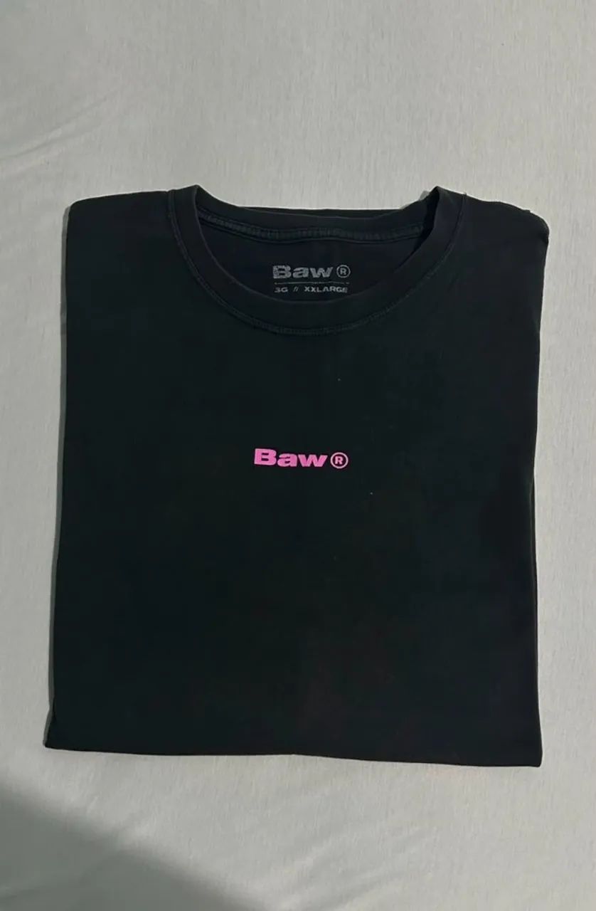 camiseta BAW preta