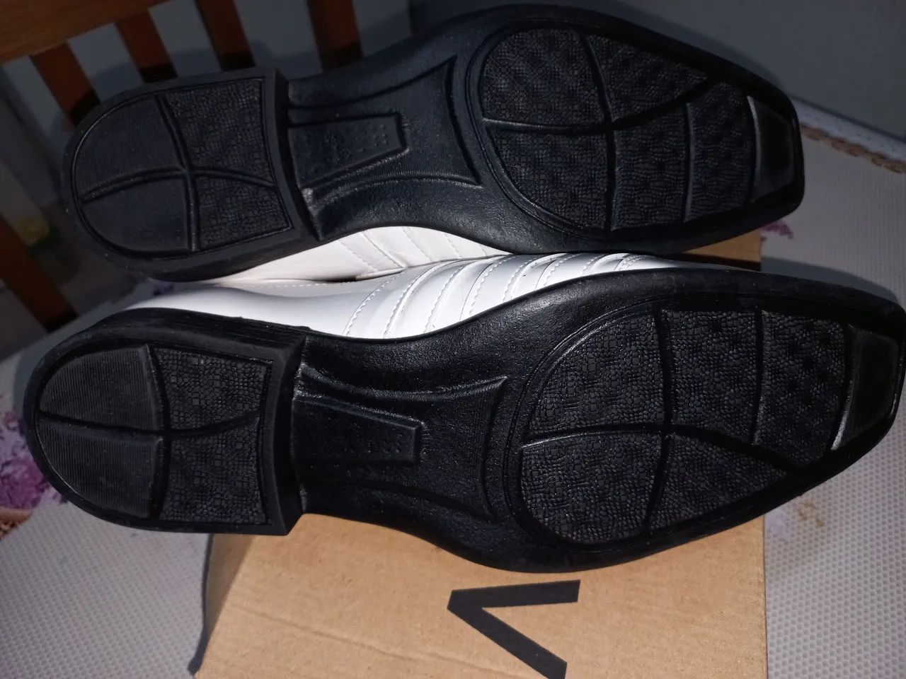 Sapatos Pizzolev Branca 43 novo na caixa. - Foto 3