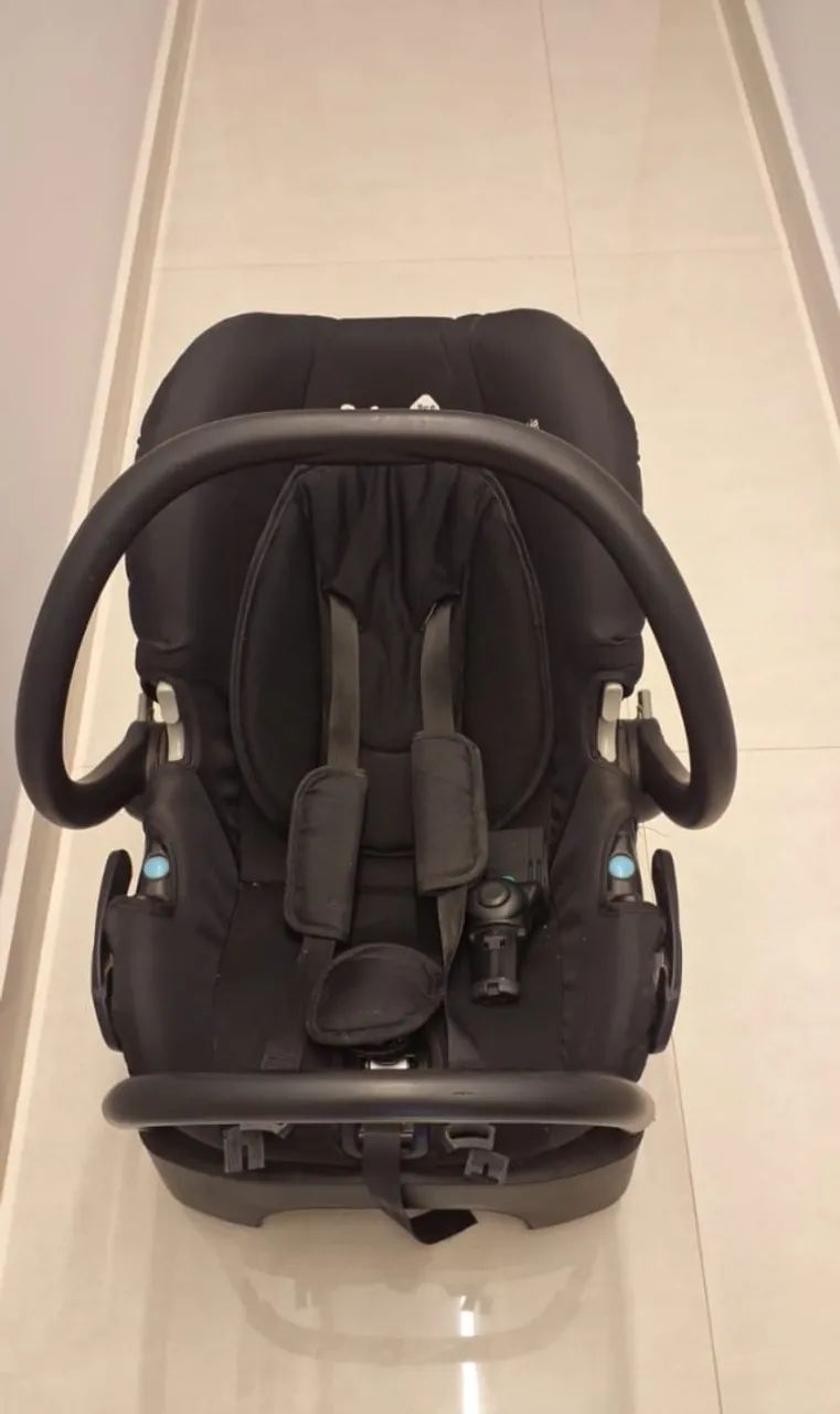 Carrinho de bebê com bebê conforto - Foto 3