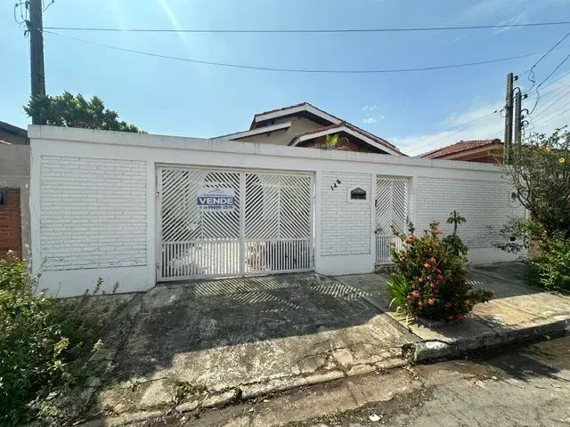 Casa com duas suítes para venda em São Pedro