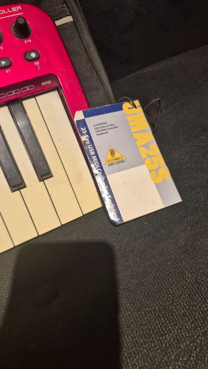 Behringer Uma25s Placa Audio E Controlador MIDI - Foto 2