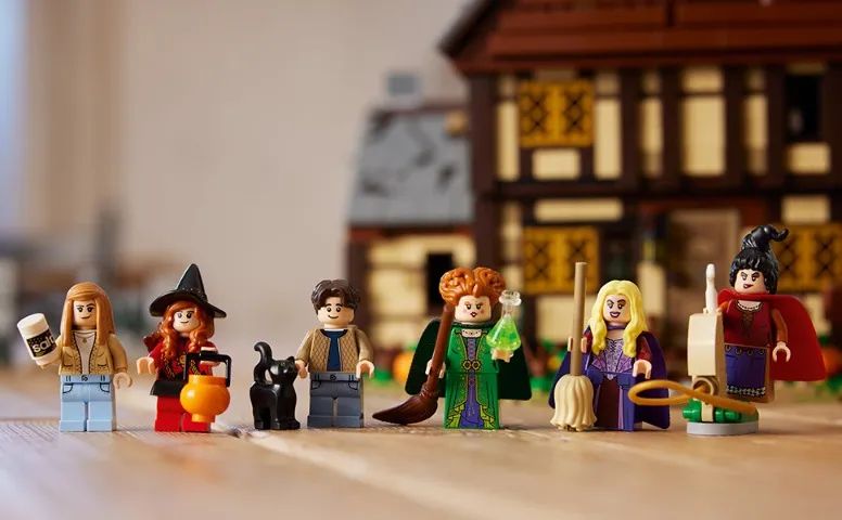 Lego 21341 Disney Hocus Pocus: The Sanderson Sisters' Cottage