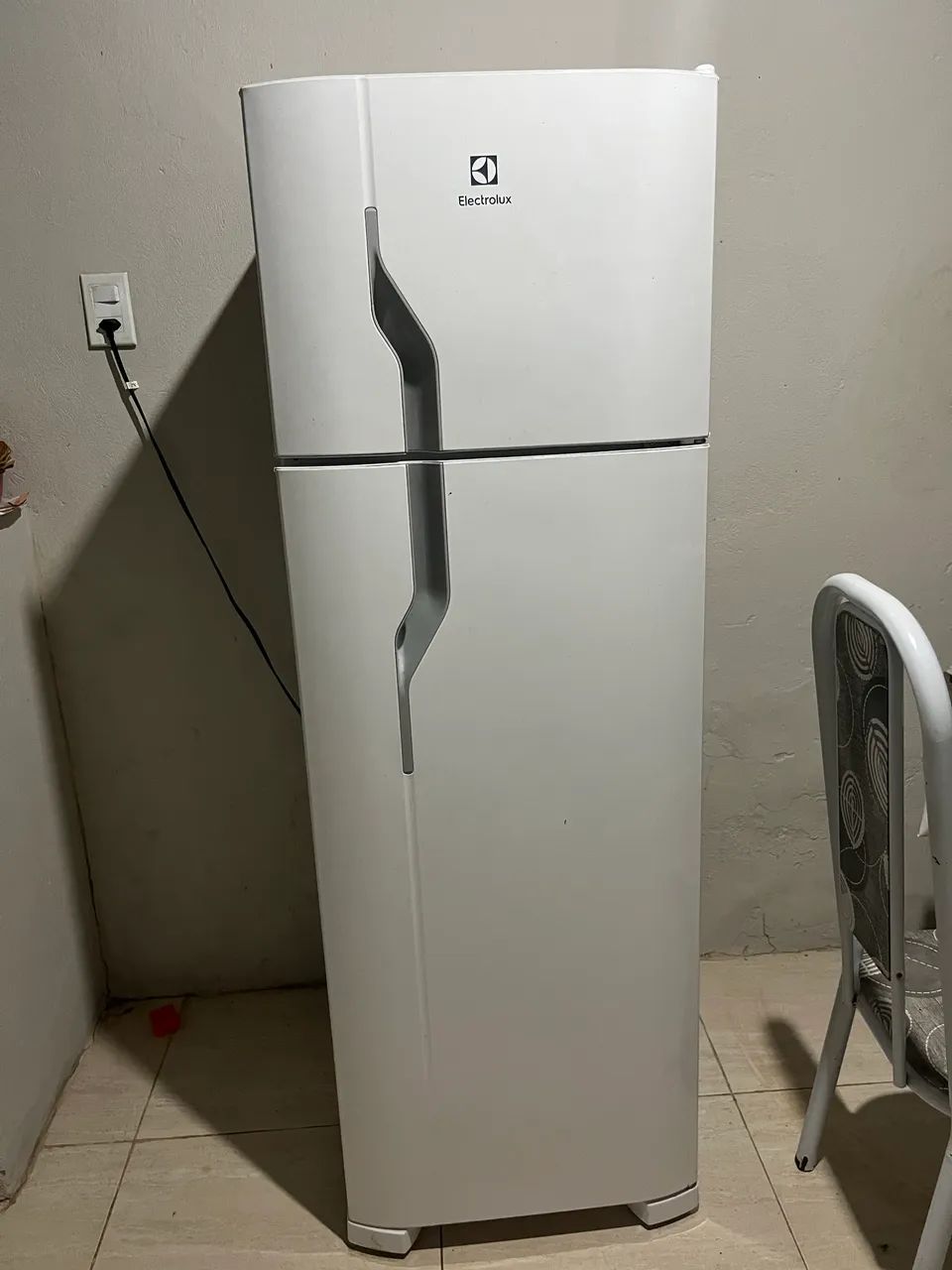 Vendo geladeira 