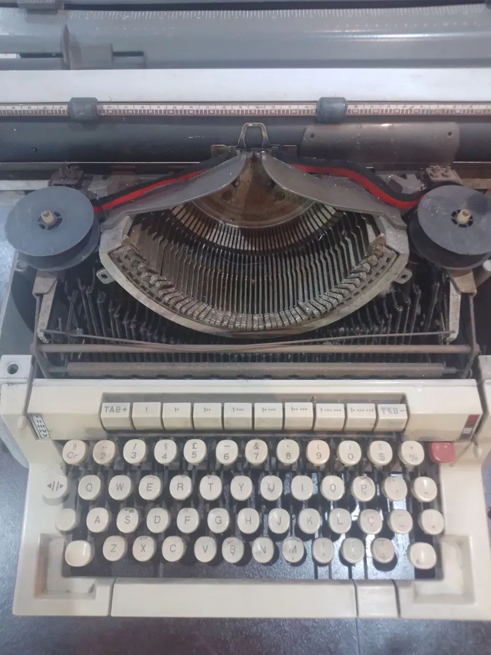 Máquina de escrever olivetti linea 98 para colecionador - Foto 2