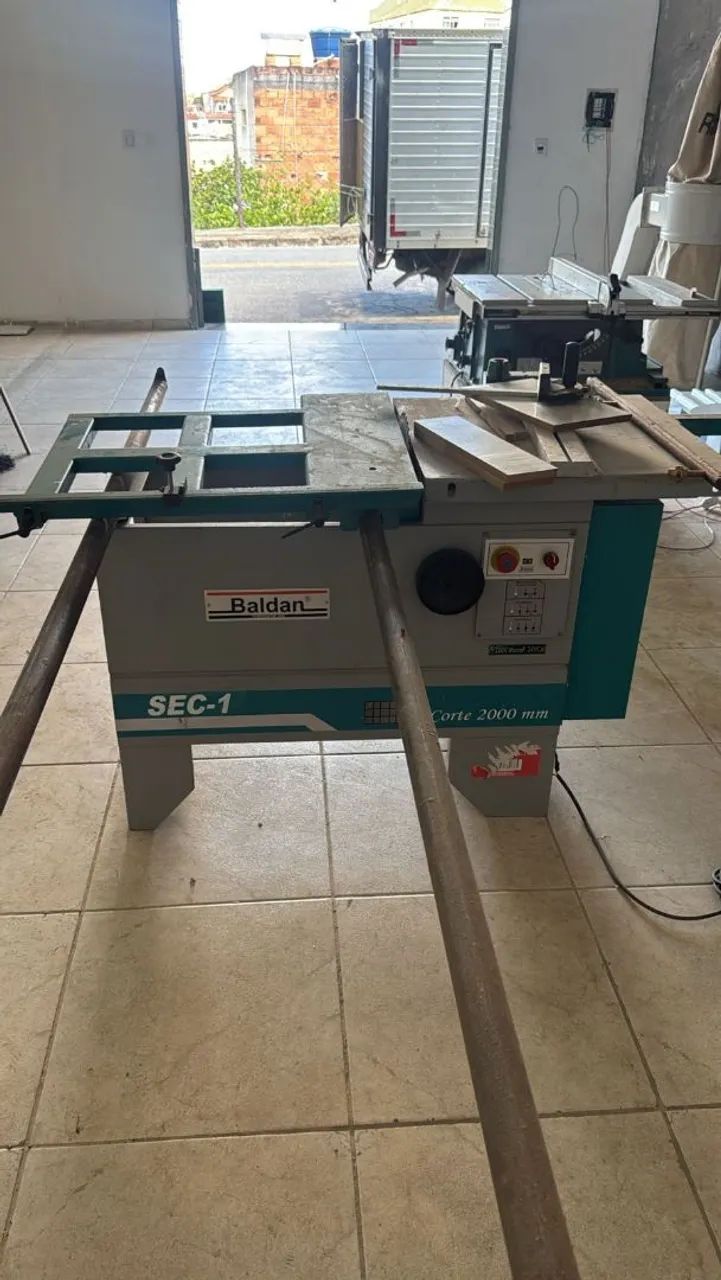 Vendo serra esquadrejadeira Baldan sec 1